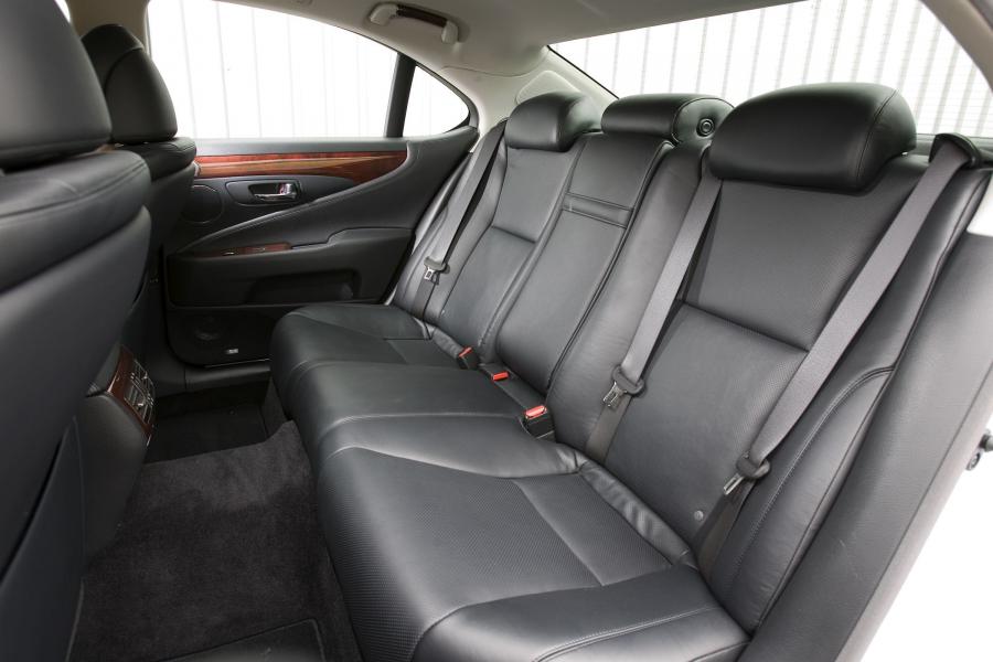  Lexus LS600h L 2007 года  (фото 49 из 224)